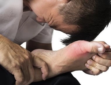 Ουρικό οξύ: Τι να τρώτε και τι να αποφεύγετε, για να μειωθούν τα συμπτώματα